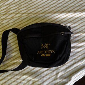Palace x Arc'teryx Waistpack